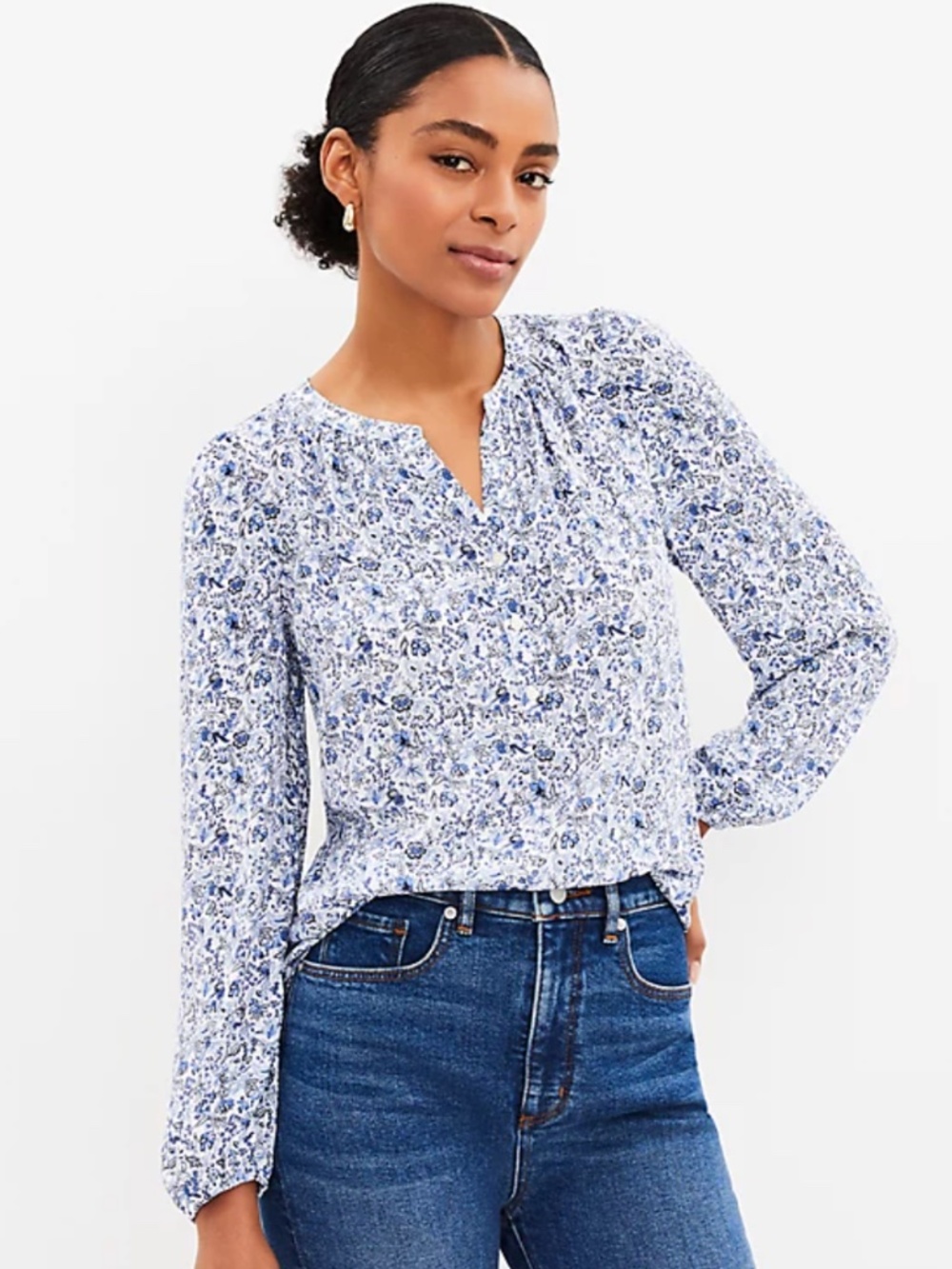 LOFT White and Blue Floral V-Neck Button-Front Blouse - Sz L